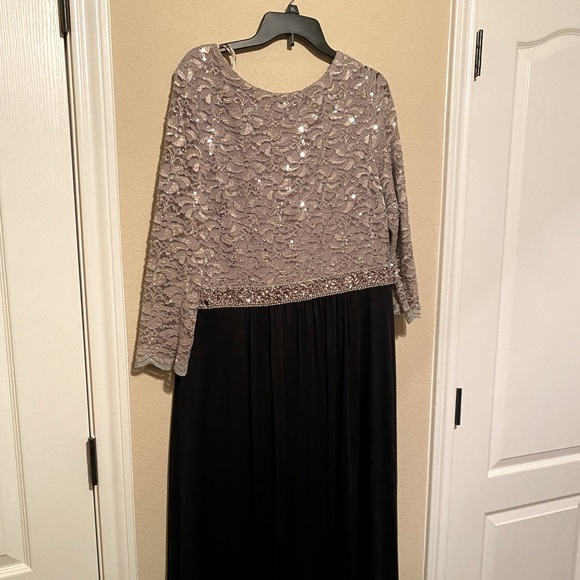 Dresses & Skirts - Never worn beautiful full length black and silver gown
